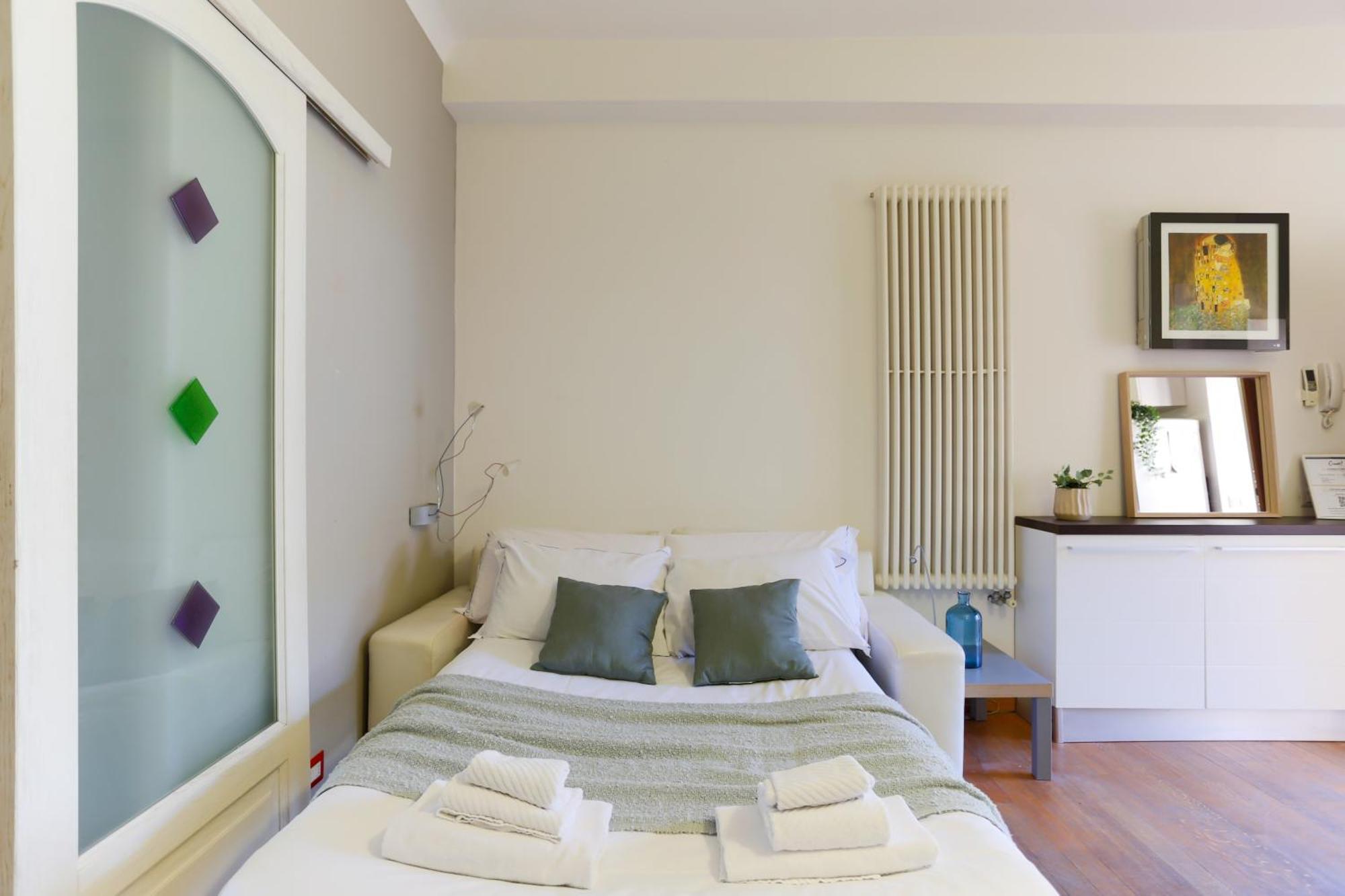 The Best Rent - Near Navigli Apartment *